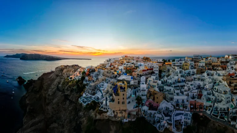 Santorini Shines – Top Sights, Wine Tasting & Oia Sunset