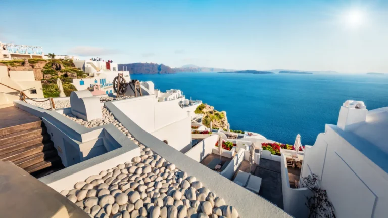 Santorini Shines – Top Sights, Wine Tasting & Oia Sunset