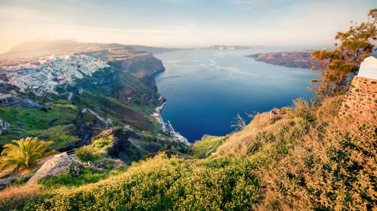 Santorini Shines – Top Sights, Wine Tasting & Oia Sunset