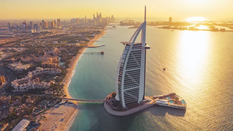 90-Minute Speedboat Tour: Dubai Marina, Atlantis, The Palm & Burj Al Arab
